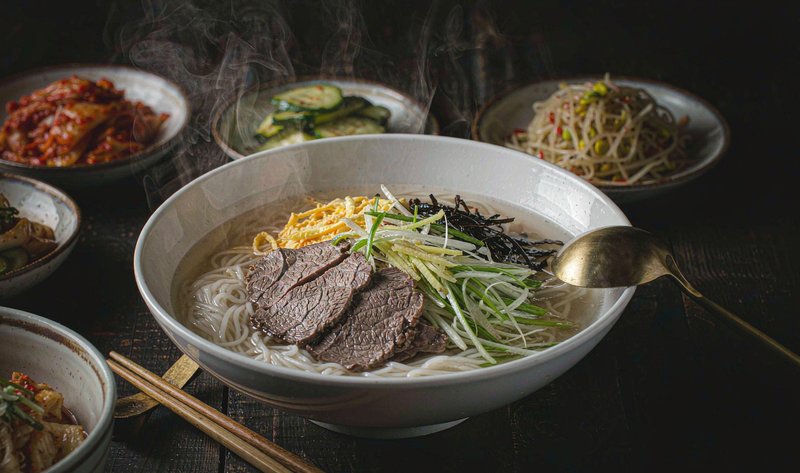 延边牛肉粉：清汤、粉滑、辣油提味 延边牛肉粉凭什么香？汤底、辣油和一碗粉的讲究 延边美食